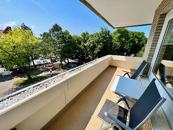 Südwest-Loggia mit Blick in die Baumwipfel